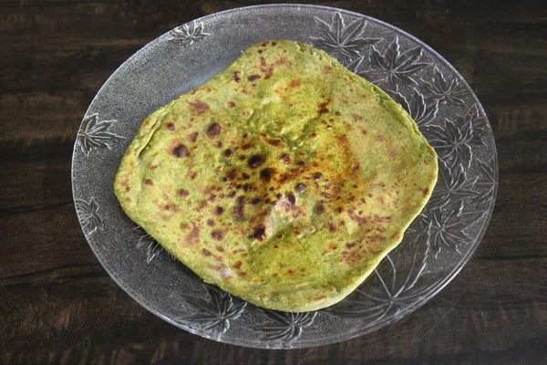 Bathua paratha tabakta
