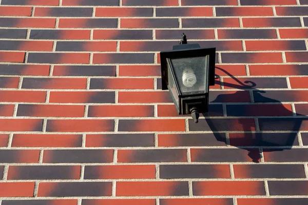 Une Lanterne Métal Noir Avec Verre Poussiéreux Une Lampe Économie — Photo