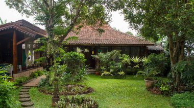 Geleneksel java joglo evi veya rumah joglo