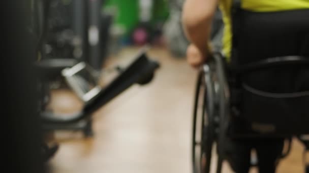 Orang Cacat Pelatihan Gym Pusat Rehabilitasi — Stok Video