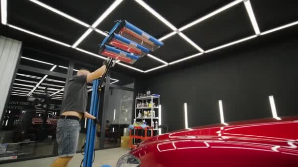 Røde Lamper Til Tørring Keramiske Belægning Bag Bil – Stock-video