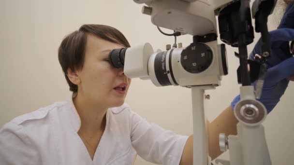 Selectieve Lasertrabeculoplastiek Algemene Diagnose Van Oogziekten Oogheelkundige Gonioscopie Lens — Stockvideo