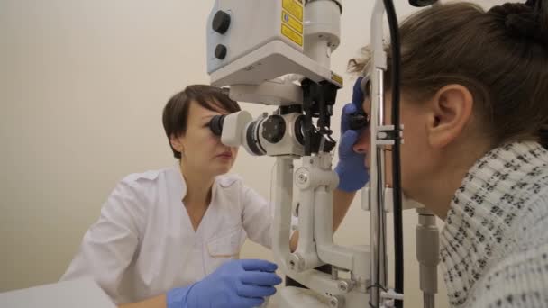 Selective Laser Trabeculoplasty General Diagnosis Eye Diseases Ophthalmology Gonioscopy Lens — Stock Video