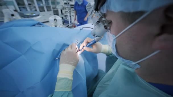 "Operation of removing tonsils. tonsillectomy under deep anesthesia — Stok video