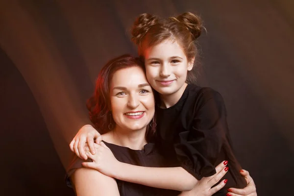 Mother Daughter Beautiful Family Black Background Black Clothes Mixed Light — Stock Photo, Image