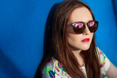 Güzel bir kızın portresi. 