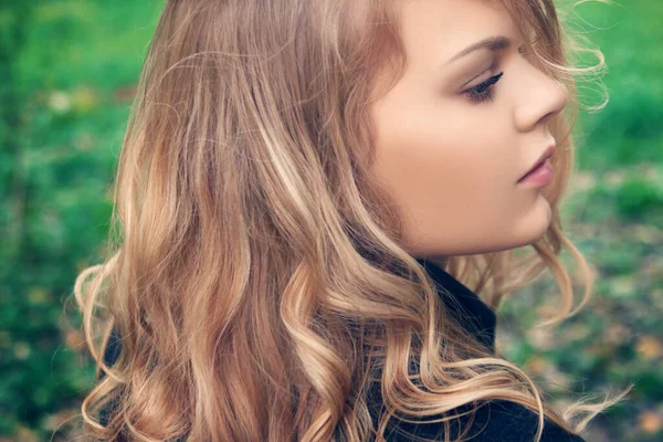 Portrait Une Belle Fille Dans Parc Automne — Photo