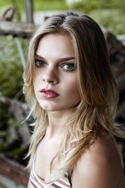 Çekici Kızın Portresi