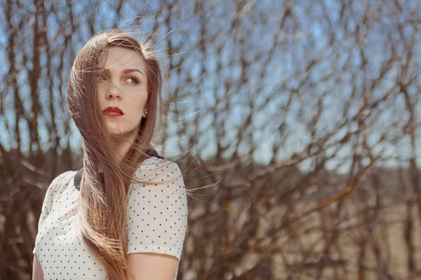 Retrato Menina Bonita Livre Primavera — Fotografia de Stock