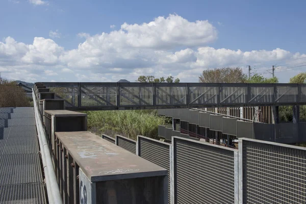 Pont Pour Traverser Les Voies Ferrées Dans Ville Cornella Llobregat — Photo