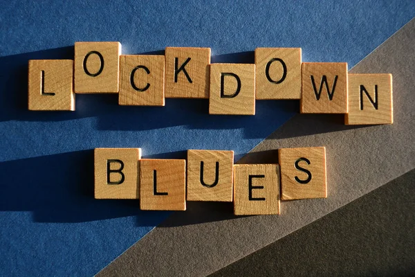 Lockdown Blues Woorden Houten Alfabet Letters Geïsoleerd Blauwe Grijze Zwarte — Stockfoto