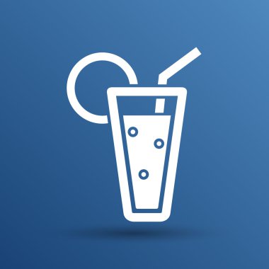 Beyaz bir arka plan üzerinde izole kokteyl soyut.