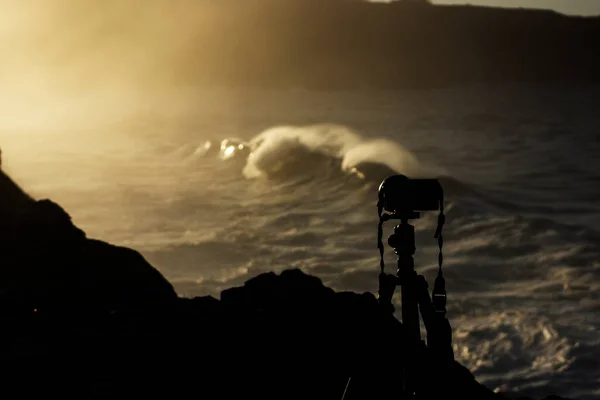 Camera Filming Huge Waves Hitting Cliff Exploding Cantabria North Spain — Stock Photo, Image