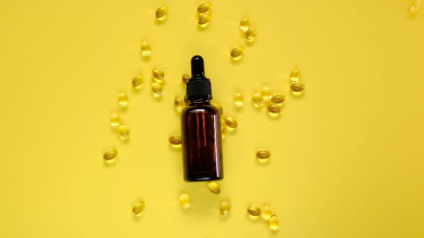 Vitamina D. Estratto di olio e capsule di gelatina con vitamina D — Video Stock