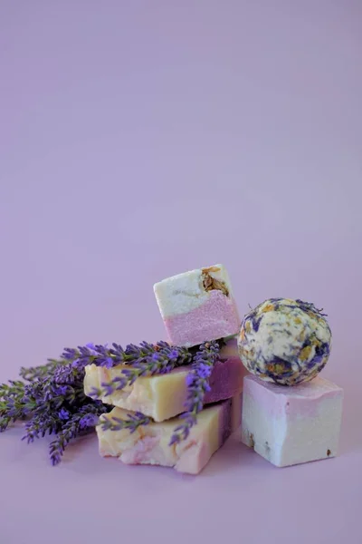 洗澡时用的炸弹近视——图库图片© RRRmmm22 #386544768