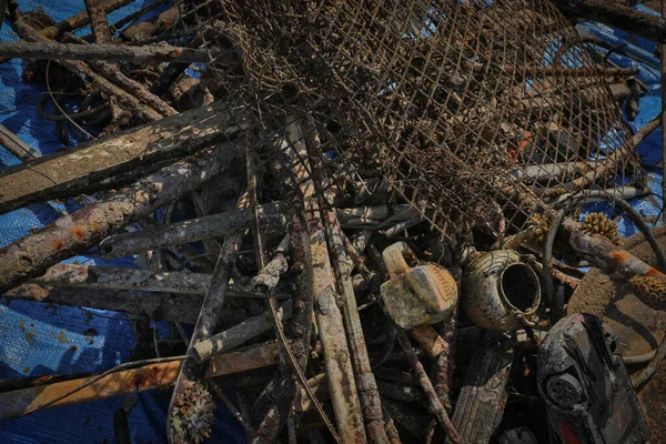 腐烂的旧东西 从海上清理的废料 — 图库照片