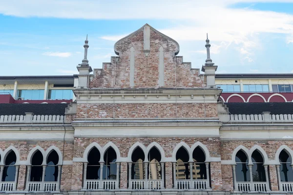 Стена здания султана Абдул-Самада в Куала-Лумпуре, Малайзия — стоковое фото