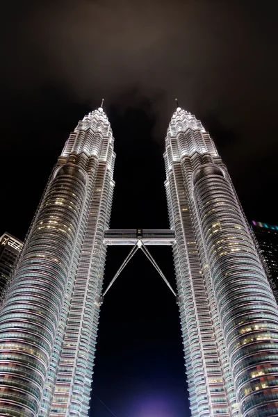 KUALA LUMPUR, MALAYSIA - 29 февраля: Башни-близнецы Petronas — стоковое фото