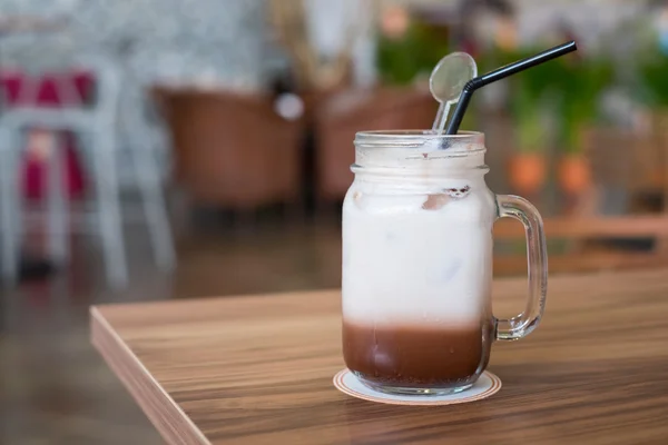 Retro cam (Mason kavanoza sütlü buzlu çikolata) 