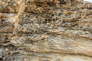 Cliff rock delik deniz su erozyonu ile