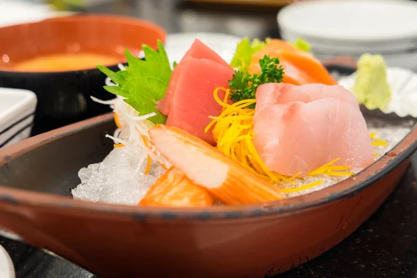 Sashimi Japon lokantasında ayarla