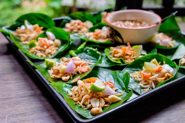 Tay meze Miang Kham denilen