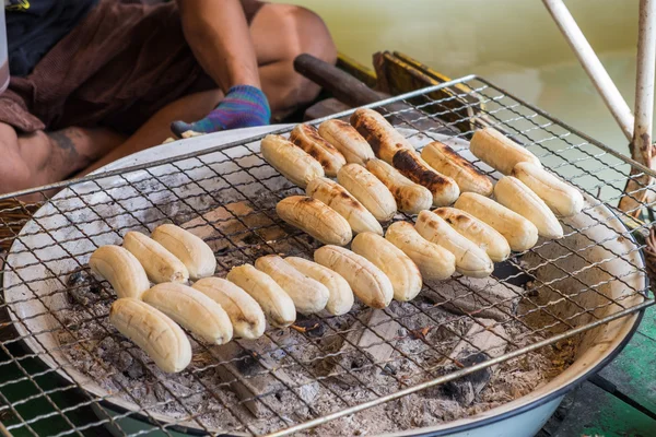 Tatlı Tay muz ekmek, stil