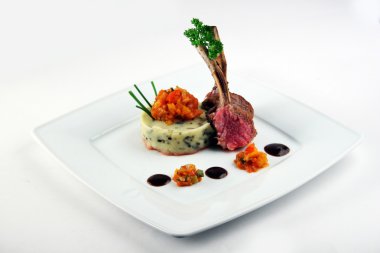 Fırında kuzu pirzola