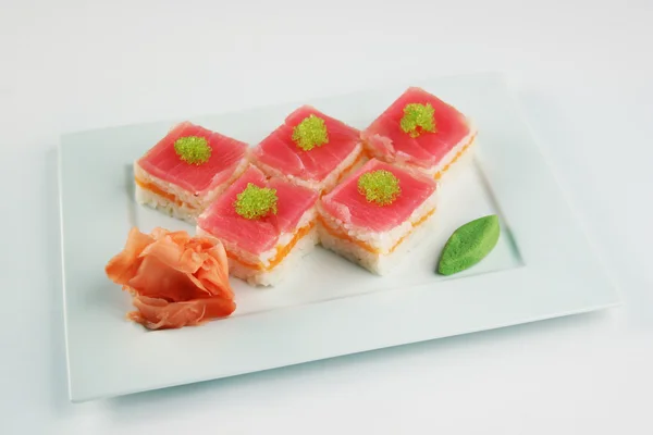 Sushi mit Thunfisch und Lachs — Stockfoto