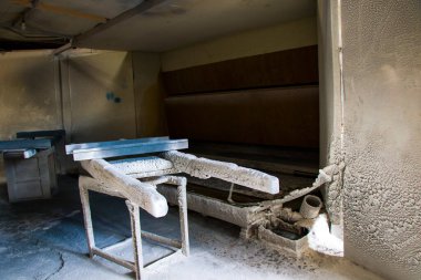 Tiflis, Gürcistan - 24 Ekim 2020: Ahşap ve metal malzemeleri fabrikası