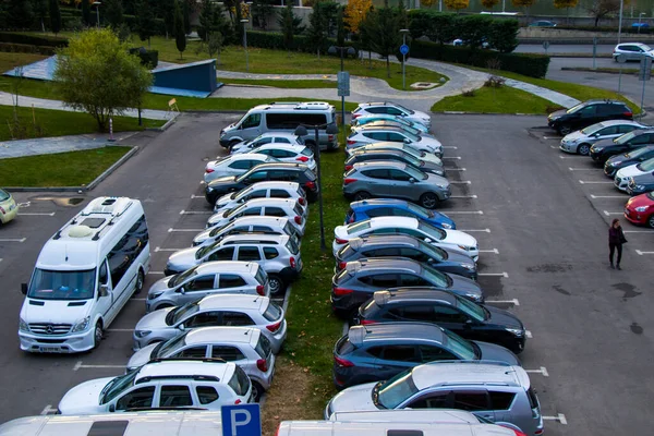 Tbilisi Geórgia Dezembro 2020 Estacionamento Carros Automóveis Tbilisi — Fotografia de Stock