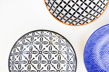 Beyaz arka planda boş kase, geometri tasarımı, beyazdan izole edilmiş