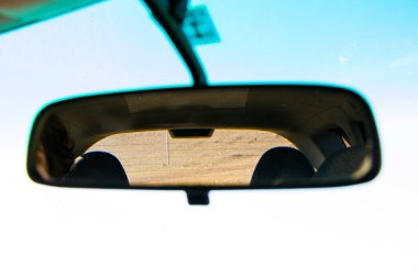 Araba aynası, yakın çekim, gün ışığı ve otomobil aynası.