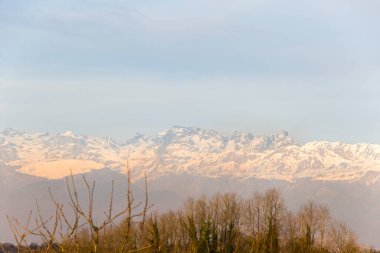 Egrisi Dağı manzarası, Samegrelo, Georgia 'da kış manzarası