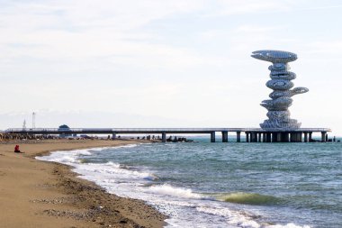 Karadeniz manzarası ve manzarası, güneşli bir gün ve Georgia 'daki mavi su.