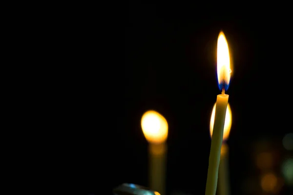 Vela Para Rezar Iglesia Fondo Claro Oscuro Gran Grupo Velas —  Fotos de Stock