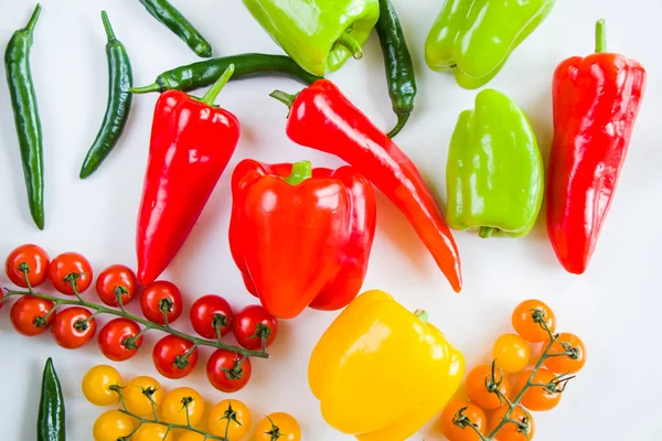 Todo Color Pimiento Morrón Pimiento Verde Tomates Cherry Fondo Verduras — Foto de Stock