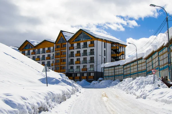 Gudauri Georgien Februar 2021 Skigebiet Verschneite Berge Und Hostels — Stockfoto