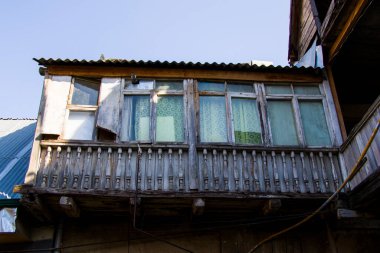 Gürcistan 'daki eski köy, Bolnisi köyü ve eski Alman evi manzarası