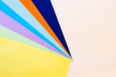 Renkli kağıt arkaplan, kağıt tahta ve geometrik şekiller, pastel renkli