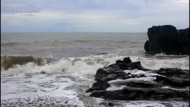 黒海のビーチと波 — ストック動画