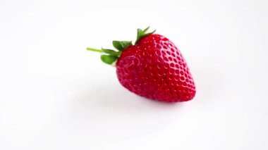 Çilekli, çiğ, gerçek çilekli. 