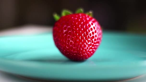 Strawberry Raw Real Strawberry Moving — Stock Video