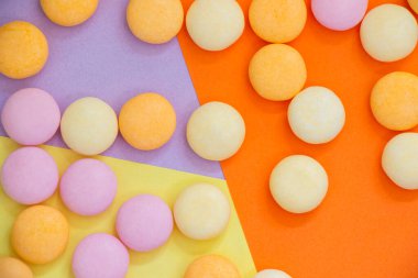 Renkli arka planda şeker, güzel duvar kağıdı.