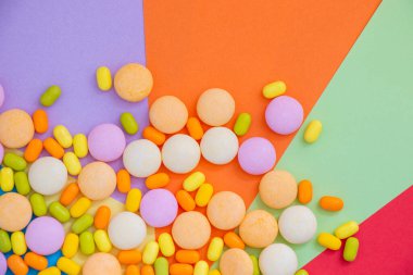 Renkli arka planda şeker, güzel duvar kağıdı.