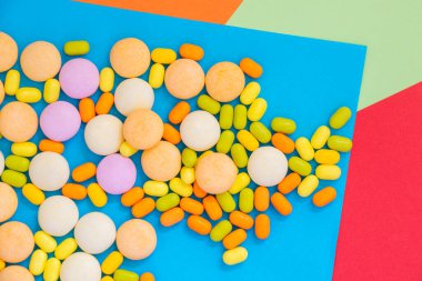 Renkli arka planda şeker, güzel duvar kağıdı.