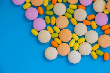 Renkli arka planda şeker, güzel duvar kağıdı.