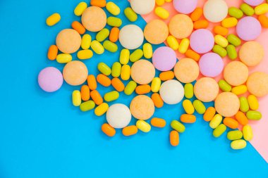 Renkli arka planda şeker, güzel duvar kağıdı.