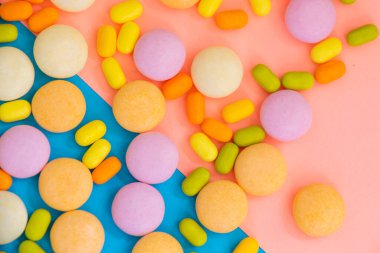 Renkli arka planda şeker, güzel duvar kağıdı.