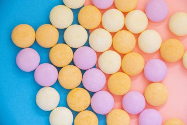 Renkli arka planda şeker, güzel duvar kağıdı.